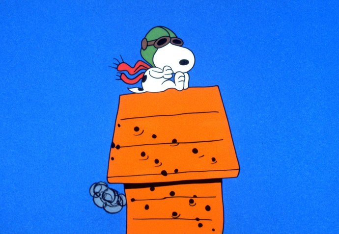 Snoopy and his house in an episode of The Charlie Brown and Snoopy Show, 1983-1985